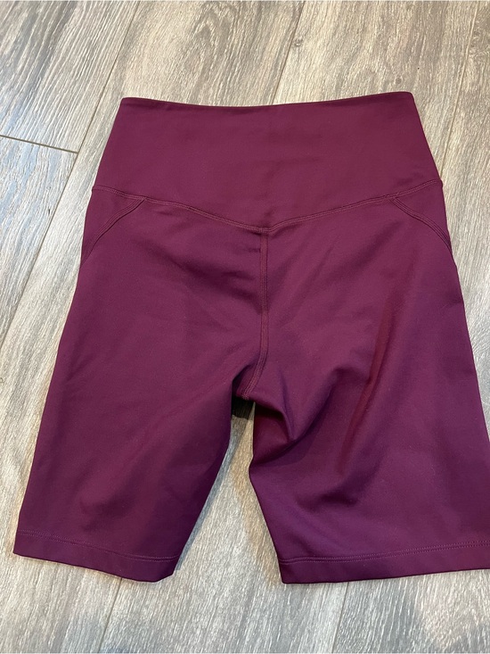 girlfriend collective Pants - High-Waist Women's Bike Shorts - Burgundy